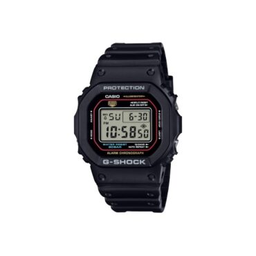 DW-5600RL-1 Foto do Relógio Casio G-Shock DW-5600RL-1 preto original bio-based retro com detalhes vermelho azul amarelo clássicos G-Shock para uso unissex esportivo.