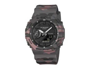 Foto do Relógio Casio G-Shock GA-2100CM-8A camuflado cinza original CasiOak octogonal com padrão camuflagem exclusivo e G-Mark metálico para uso masculino.