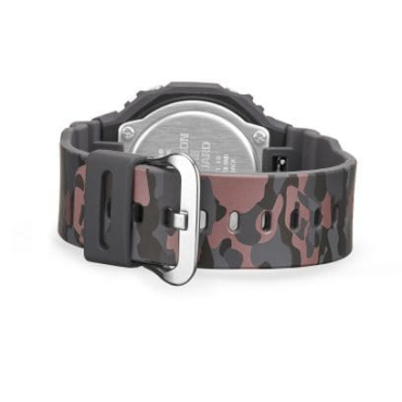 GA-2100CM-8A_4 Foto do Relógio Casio G-Shock GA-2100CM-8A camuflado cinza original CasiOak octogonal com padrão camuflagem exclusivo e G-Mark metálico para uso masculino.