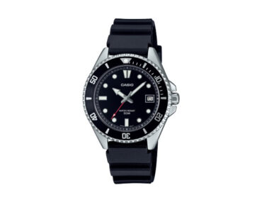 Foto do Relógio Casio Duro MDV-10-1A1 preto prata original diver aço inoxidável com pulseira resina preta e mostrador preto para uso unissex esportivo.