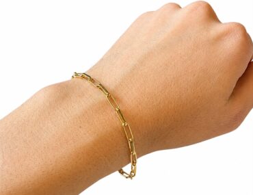 Foto da Pulseira Ouro 18K com elo cartier oca original masculina 21cm com fecho cadeado polido para uso elegante clássico leve.