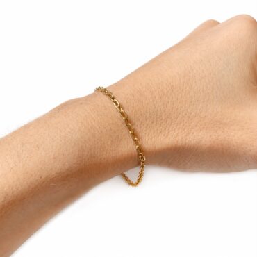 WhatsApp Image 2026-08-14 at 12.35.41 Foto da Pulseira Ouro 18K com elo cartier oca original masculina 20cm com fecho cadeado polido leve para uso elegante clássico.