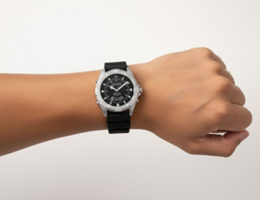 Foto do Relógio Technos Skydiver WT2050AYN/2P prata preto original masculino ana digi com pulseira silicone preta aro giratório e resistência 150m para uso esportivo.