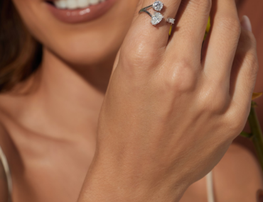 Foto do Anel Formas Prata 925 com moissanite lapidação Pear 7x5mm 1,36Ct D VVS1 original solitário elegante para uso feminino sofisticado.