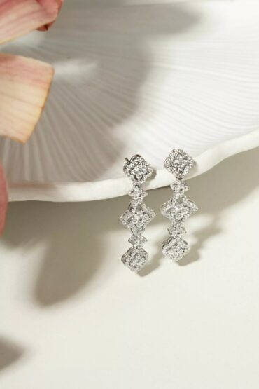 brinco-prata-moissanite-02560867_2 Foto do Brinco Prata 925 com moissanite lapidação brilhante 2mm 0,035Ct D VVS1 original solitário delicado com tarraxa para uso feminino diário.