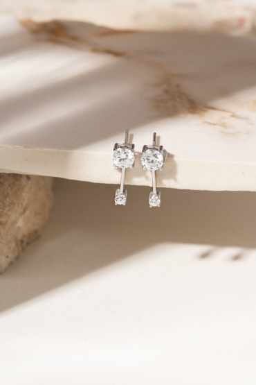 brinco-prata-moissanite-02560868_3 Foto do Brinco Formas Prata 925 com moissanite lapidação brilhante 5mm 1,13Ct D VVS1 original par com tarraxa para uso feminino elegante.