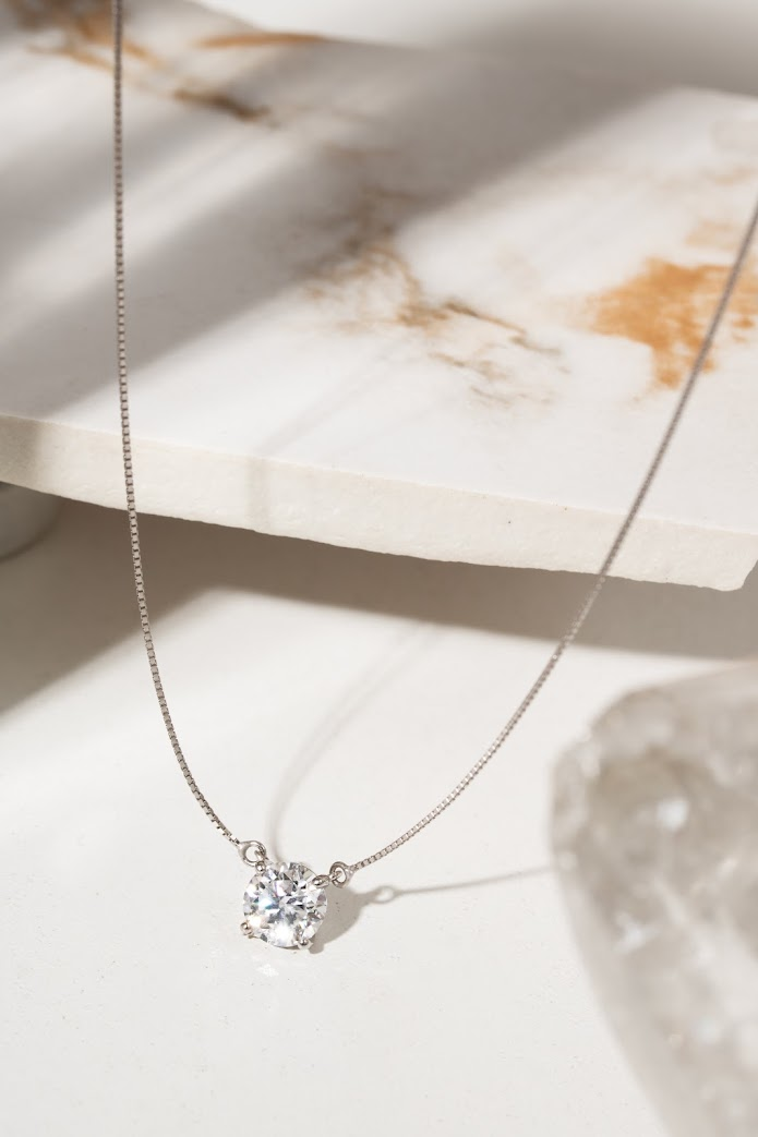 corrente-prata-moissanite_05560895 Foto do Colar Ponto de Luz Prata 925 com moissanite lapidação brilhante 7mm 1,3Ct D VVS1 original corrente 50cm para uso feminino elegante.