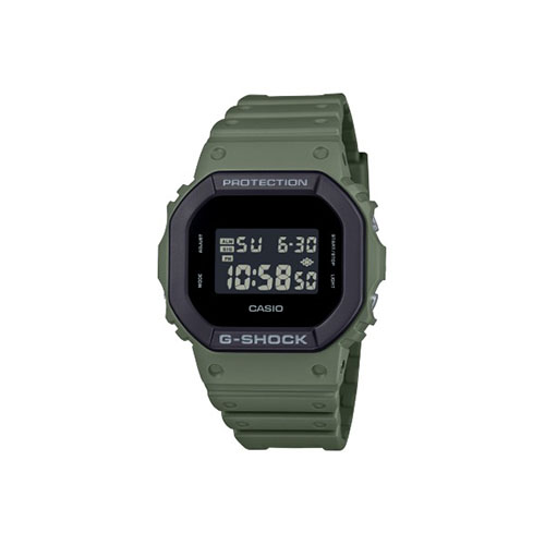 relogio-casio-gshock-DW-5610UU-3 Foto do relógio Casio G-Shock DW-5610UU-3 verde-oliva original com caixa quadrada, bisel bicolor em camadas e display digital para uso masculino casual e esportivo.